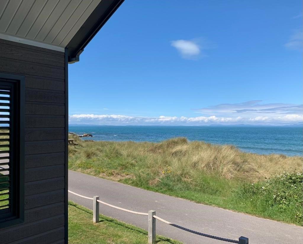Beach Front Lodge Hopeman エクステリア 写真