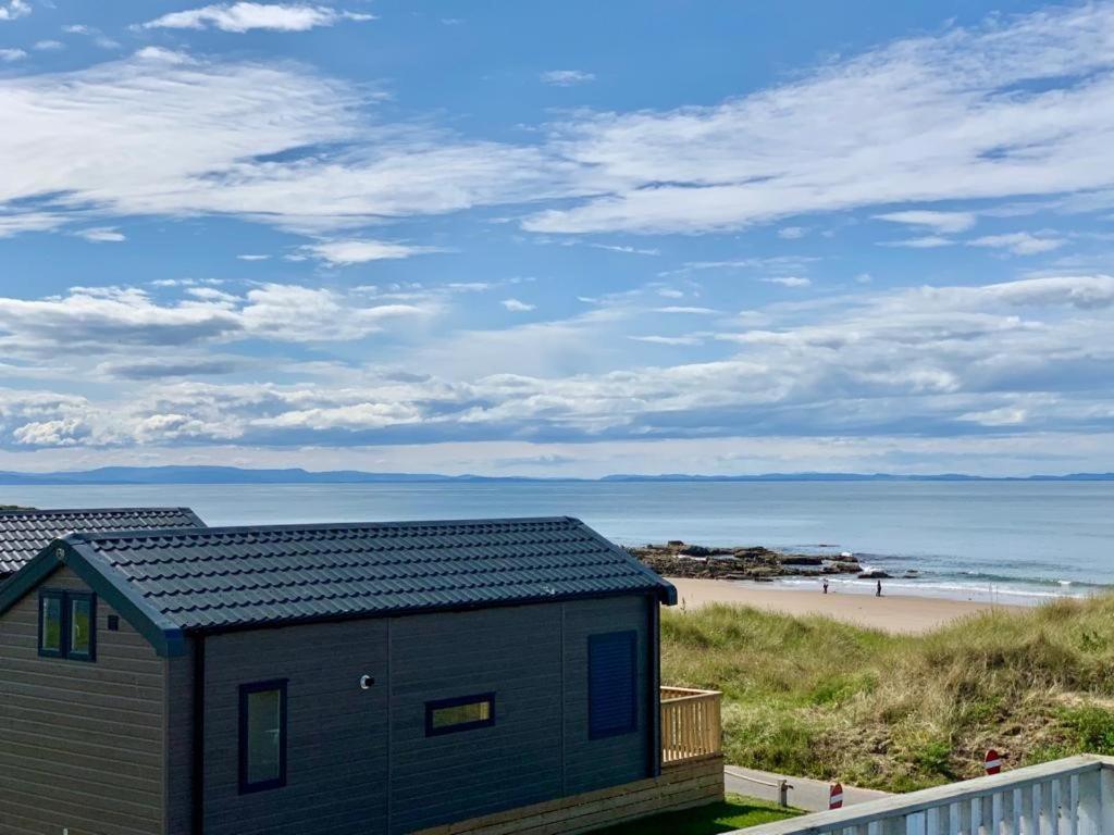 Beach Front Lodge Hopeman エクステリア 写真